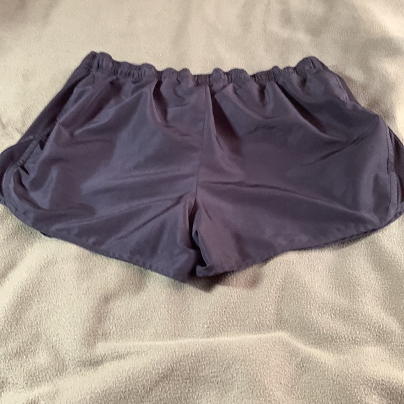 Athletic Works black swim shorts.  Elastic tie waist band.  Liner. Size 2XL - Picture 4 of 7